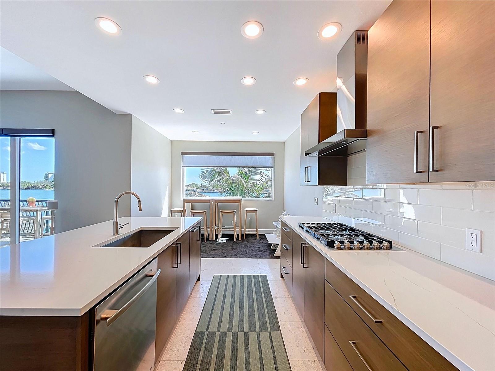 Image 20 of 70 For 306 Bay Plz  