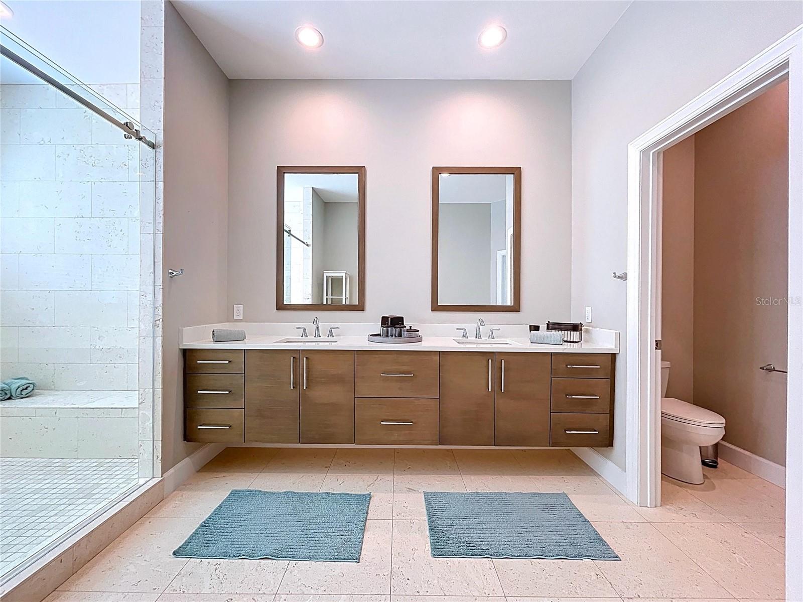 Image 28 of 70 For 306 Bay Plz  