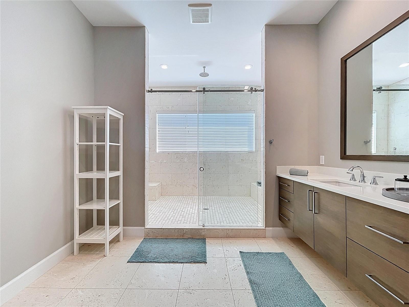 Image 30 of 70 For 306 Bay Plz  