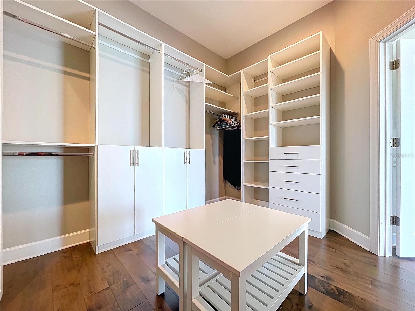 Image 32 of 70 For 306 Bay Plz  