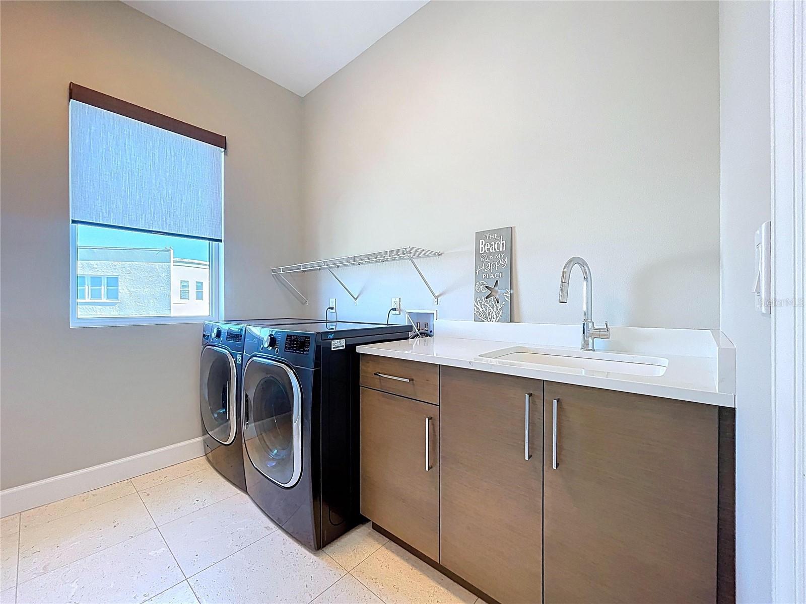 Image 33 of 70 For 306 Bay Plz  