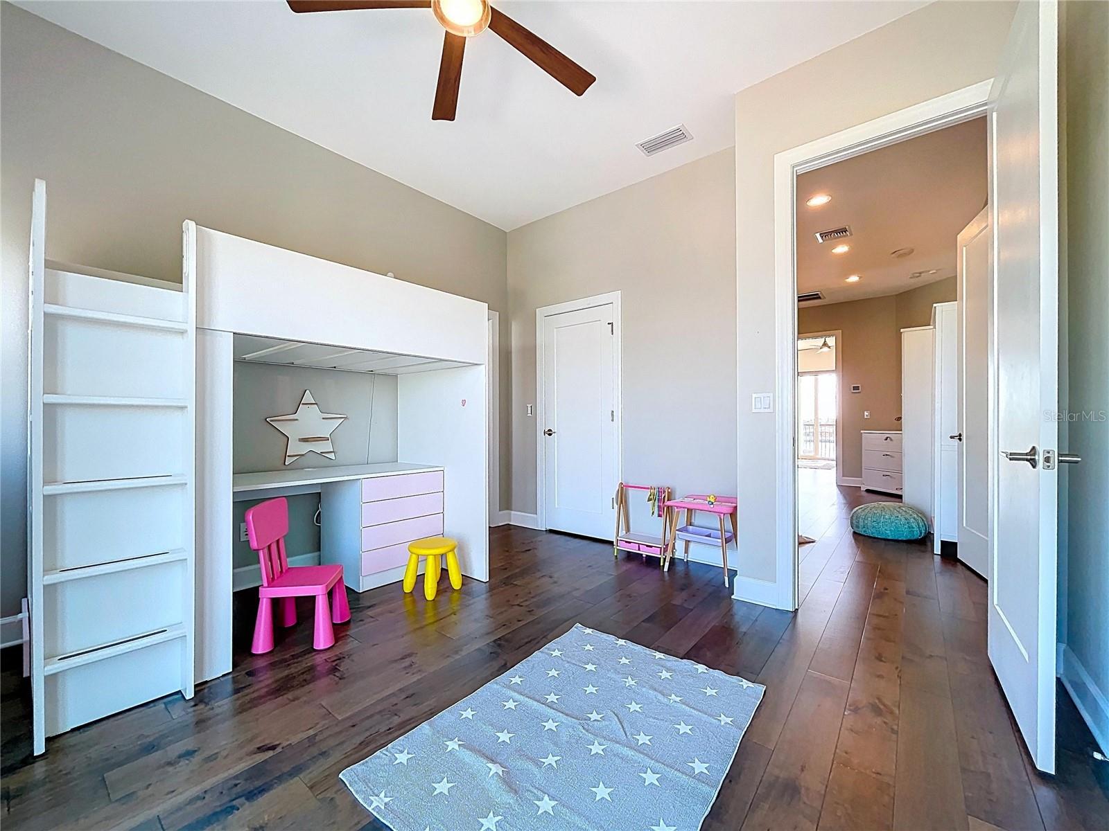 Image 35 of 70 For 306 Bay Plz  