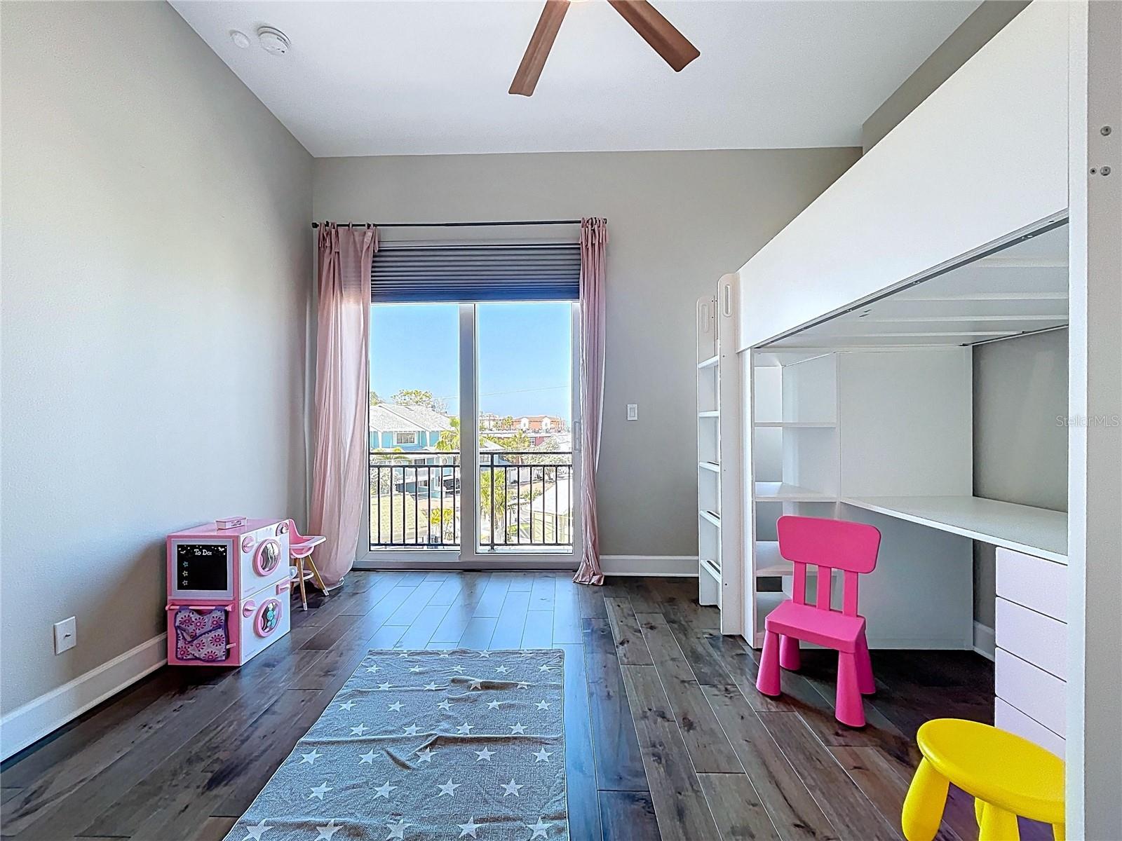 Image 37 of 70 For 306 Bay Plz  