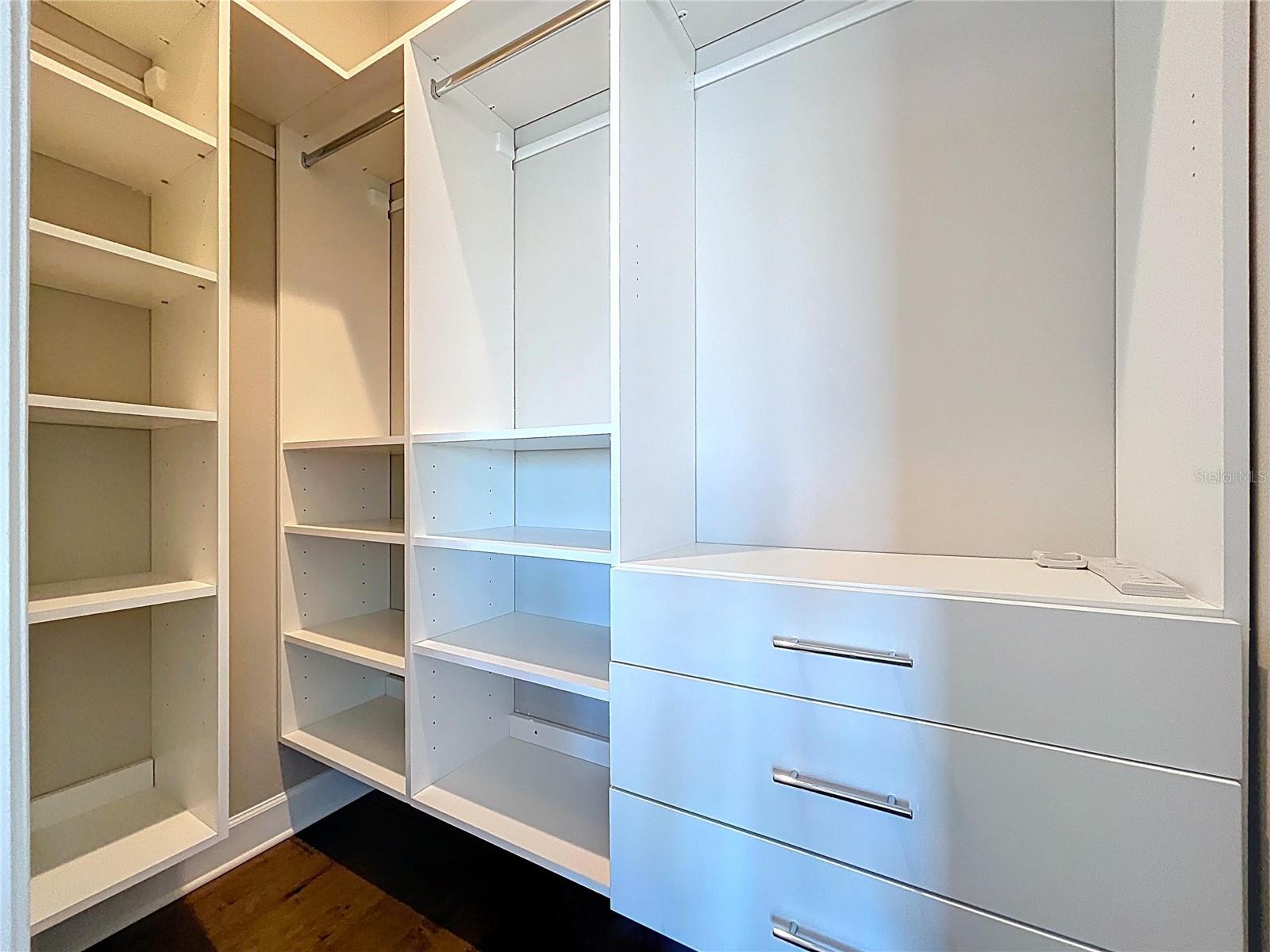 Image 39 of 70 For 306 Bay Plz  