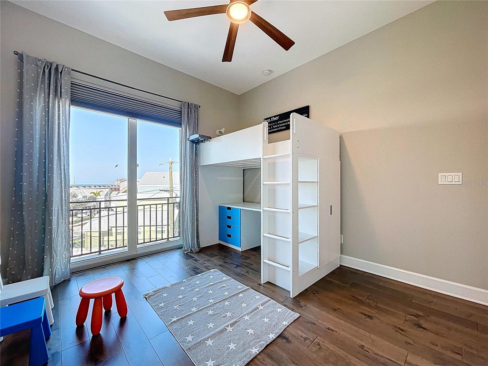 Image 40 of 70 For 306 Bay Plz  