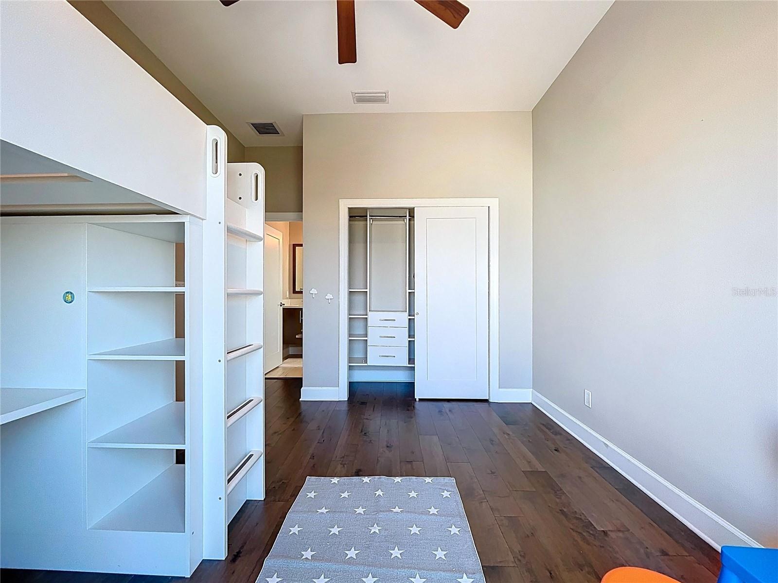 Image 42 of 70 For 306 Bay Plz  