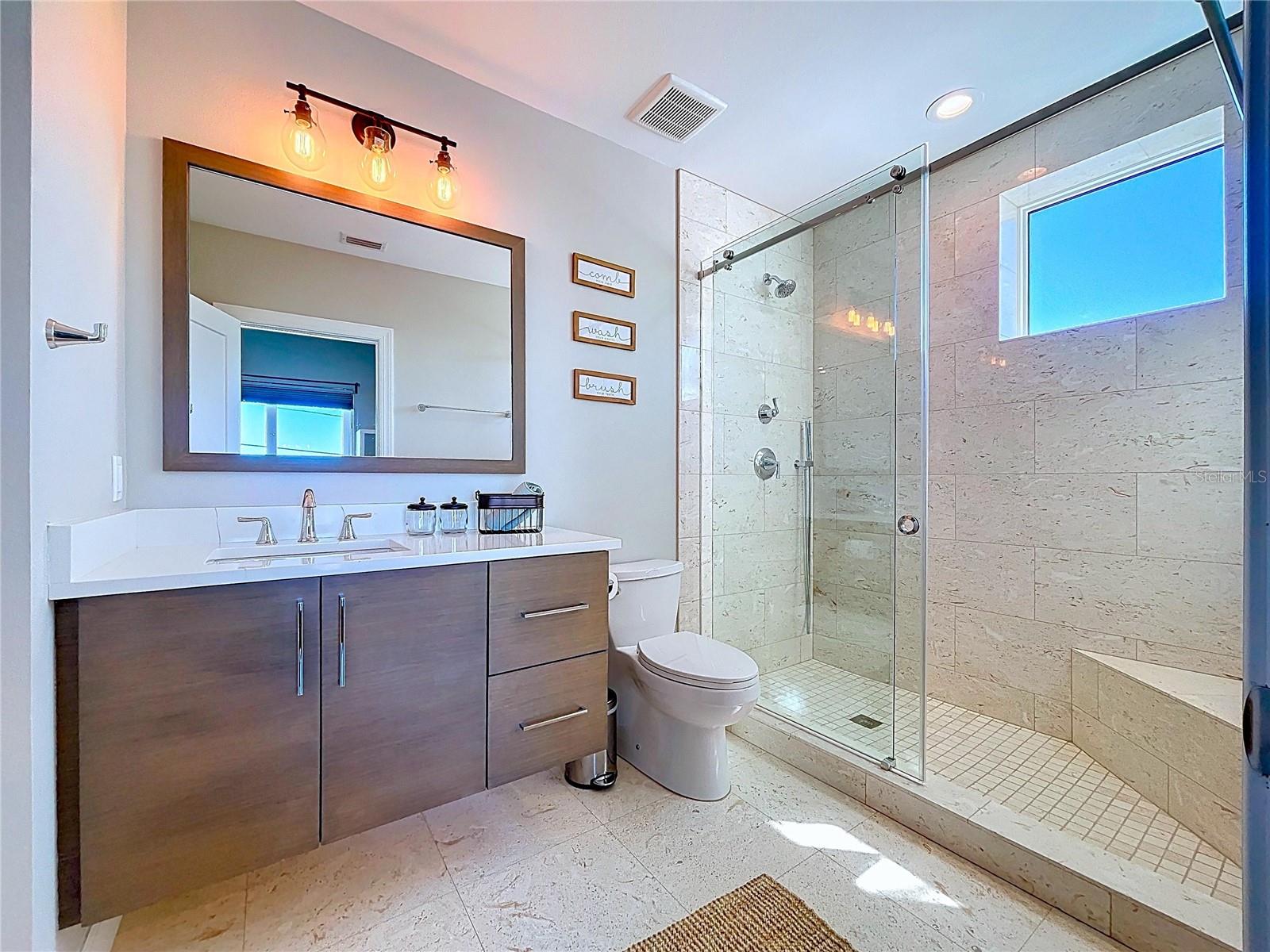 Image 49 of 70 For 306 Bay Plz  