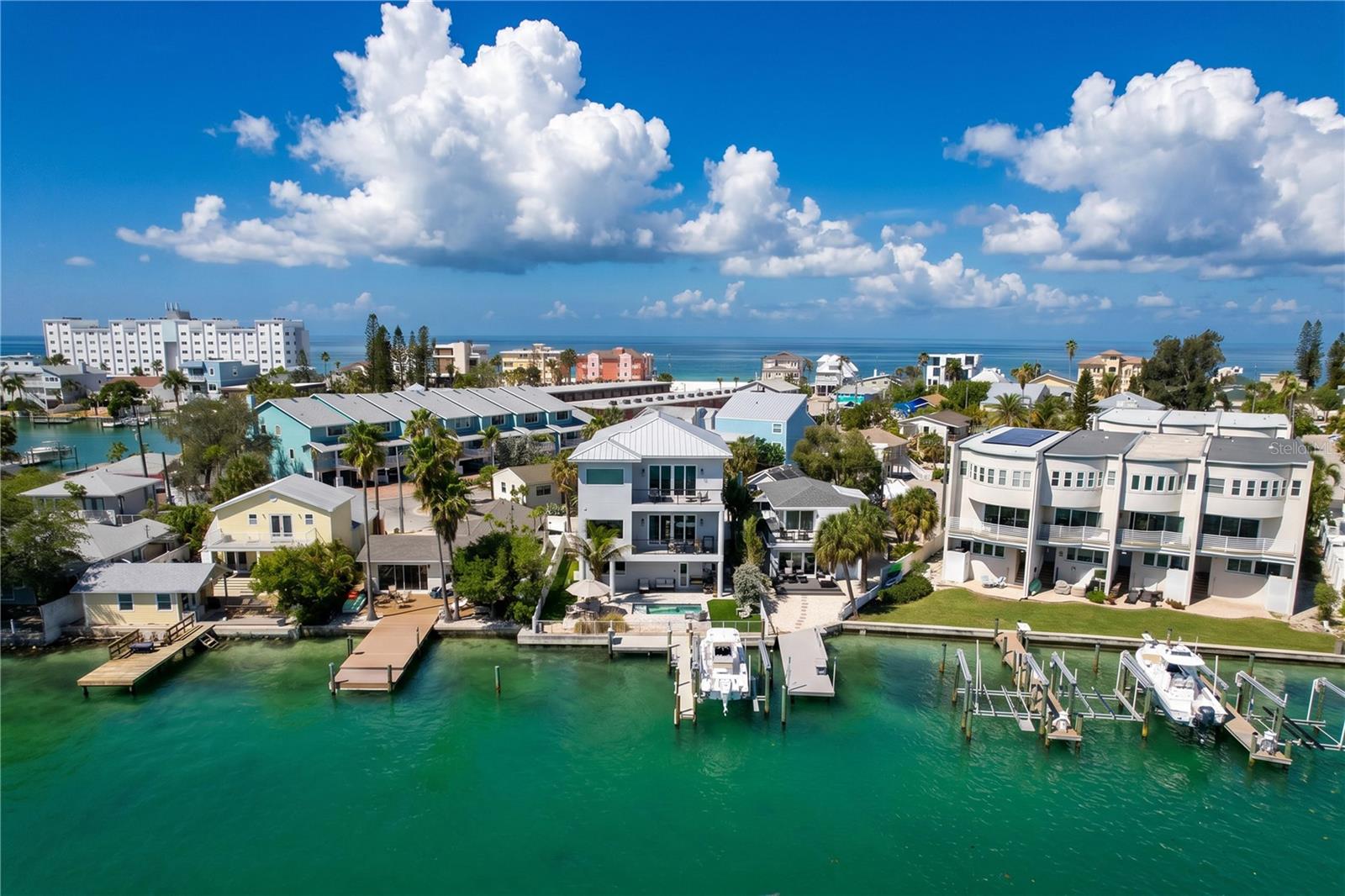 Image 63 of 70 For 306 Bay Plz  