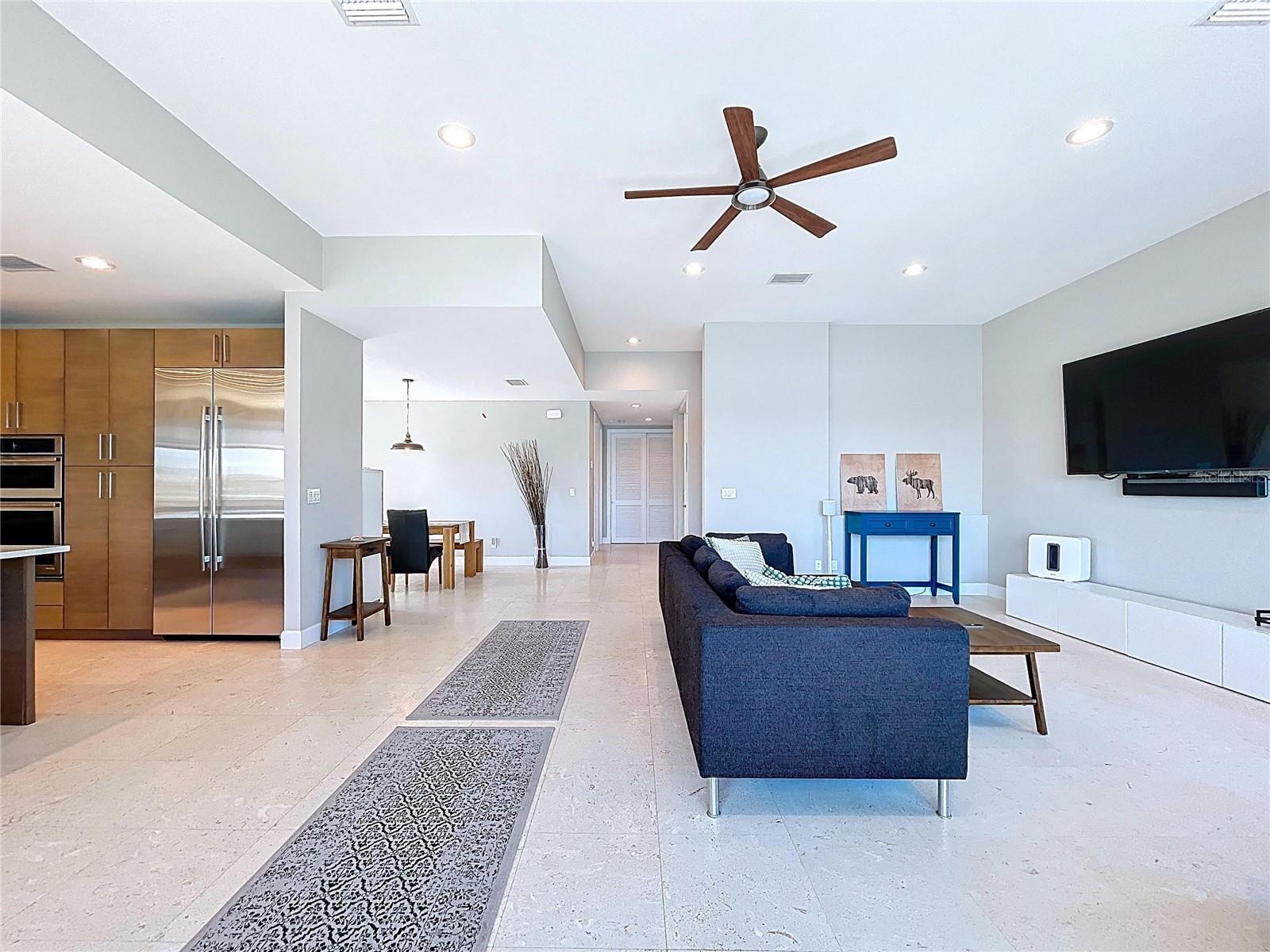 Image 9 of 70 For 306 Bay Plz  