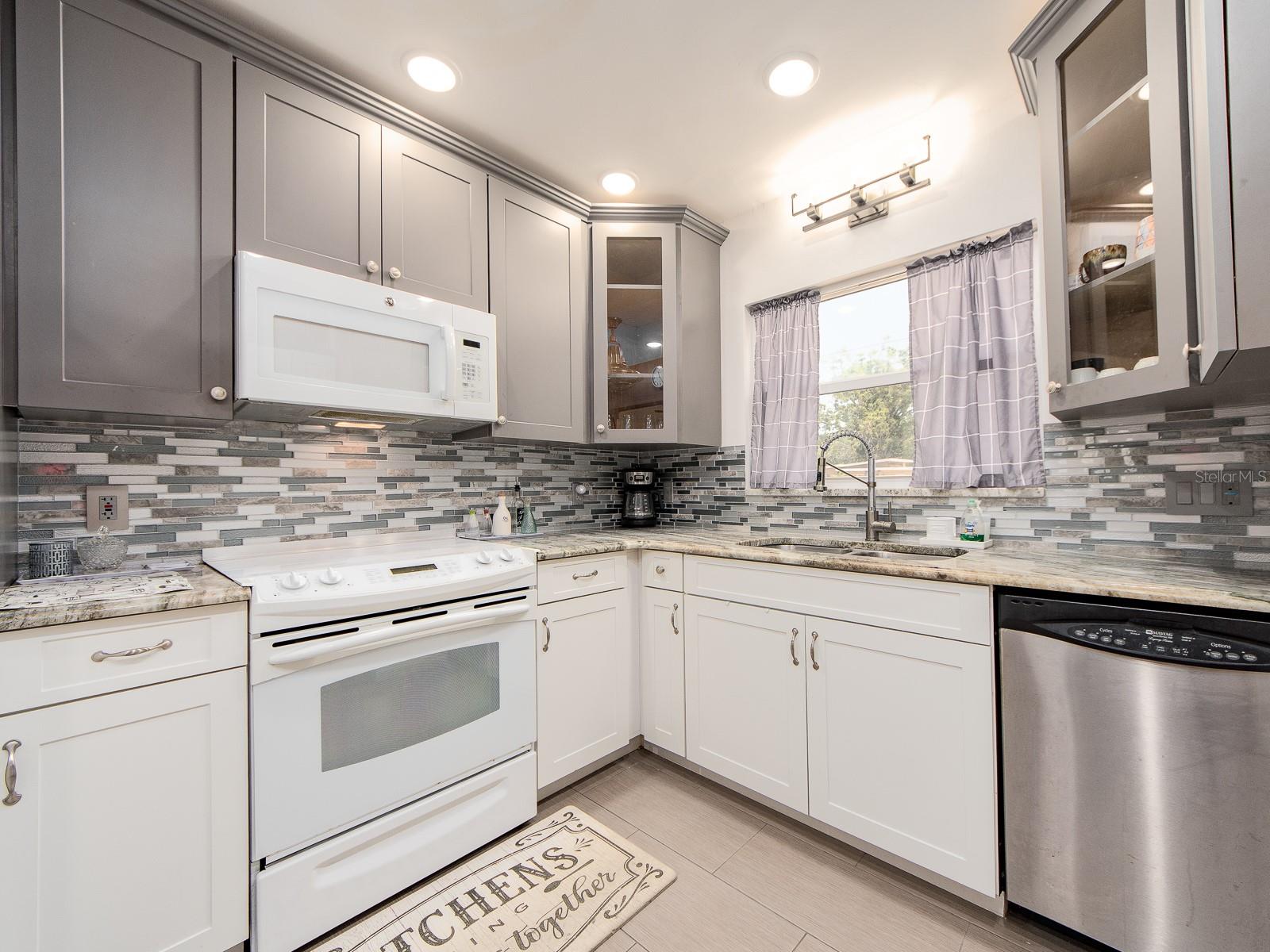 Image 10 of 35 For 2154 Hercules Avenue