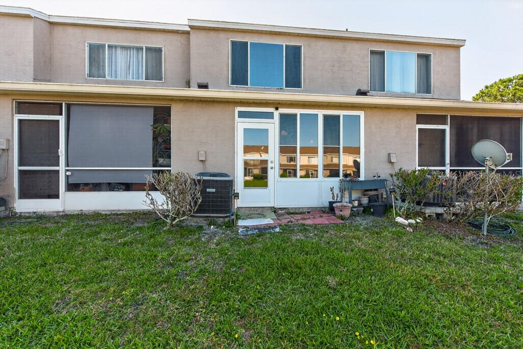 Image 28 of 42 For 6353 Bayside Key Drive