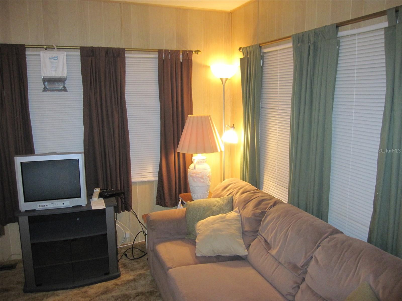 Image 6 of 34 For 39015 Hillcrest Drive