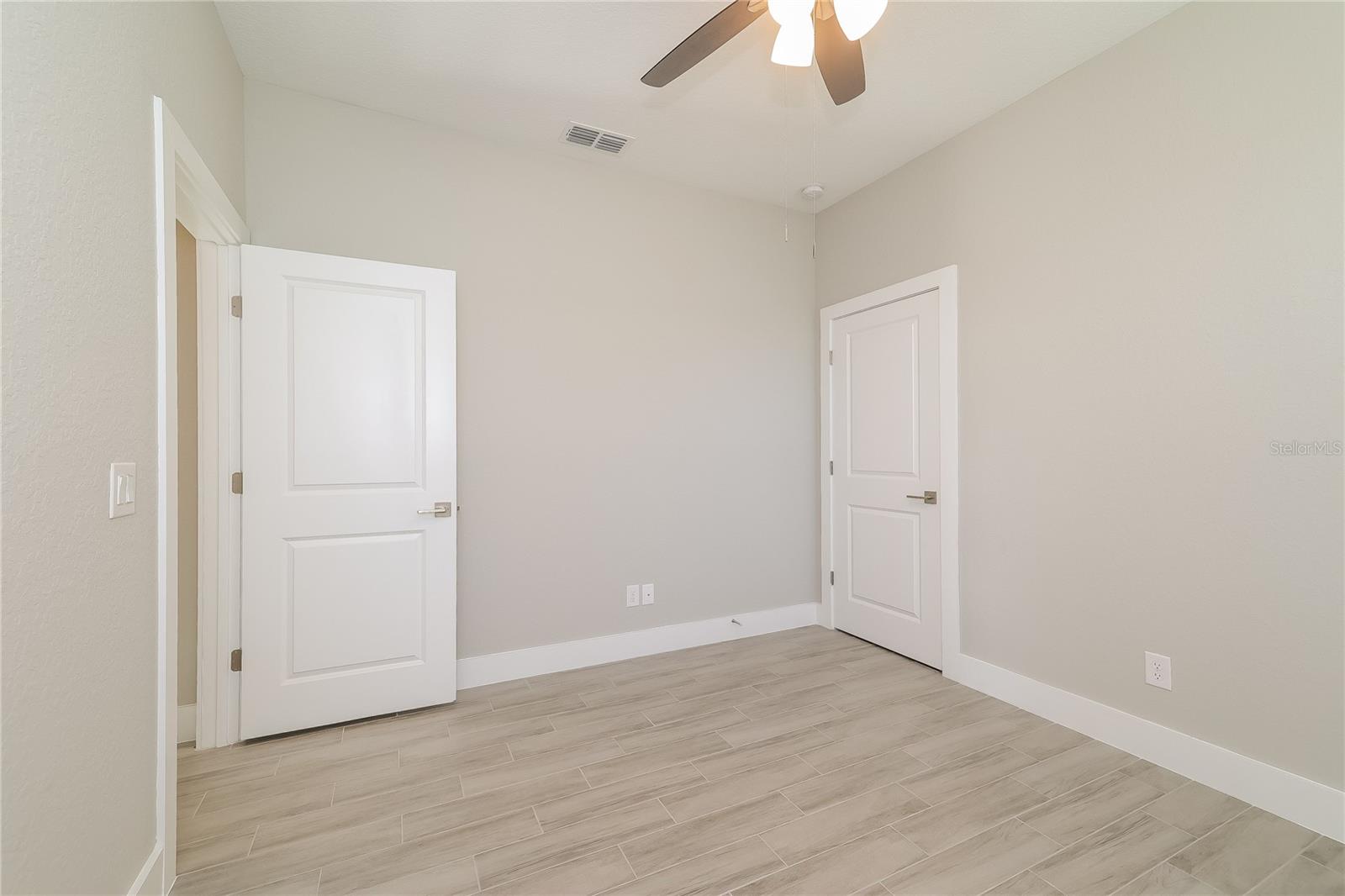 Image 8 of 14 For 29 Orchid Court