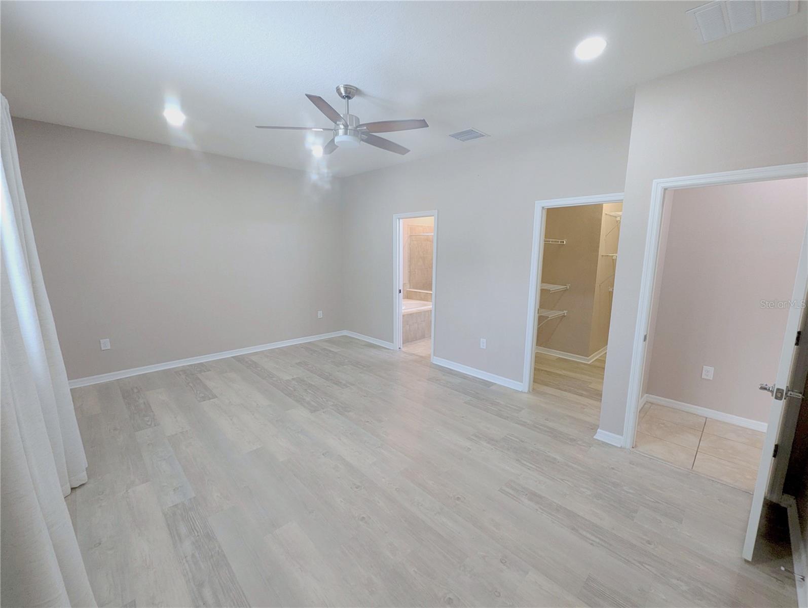 Image 14 of 36 For 18810 Birchwood Groves Drive
