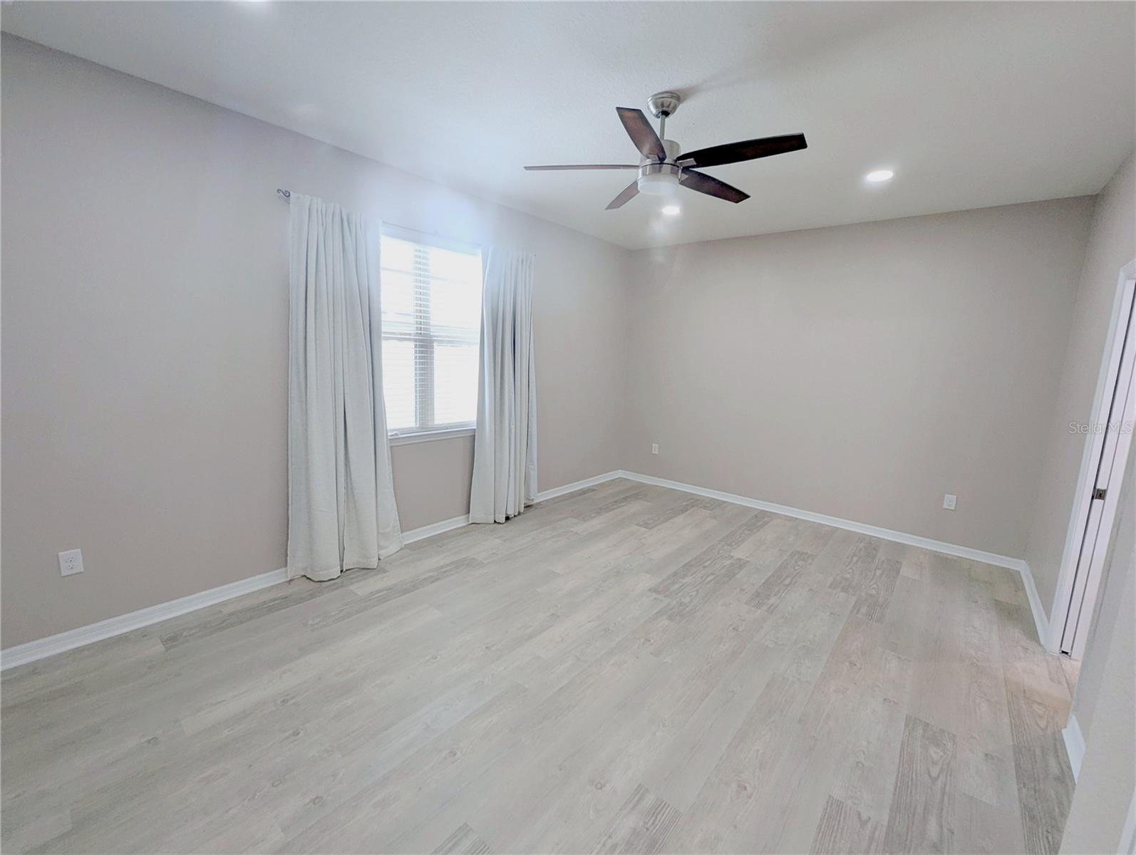 Image 15 of 36 For 18810 Birchwood Groves Drive