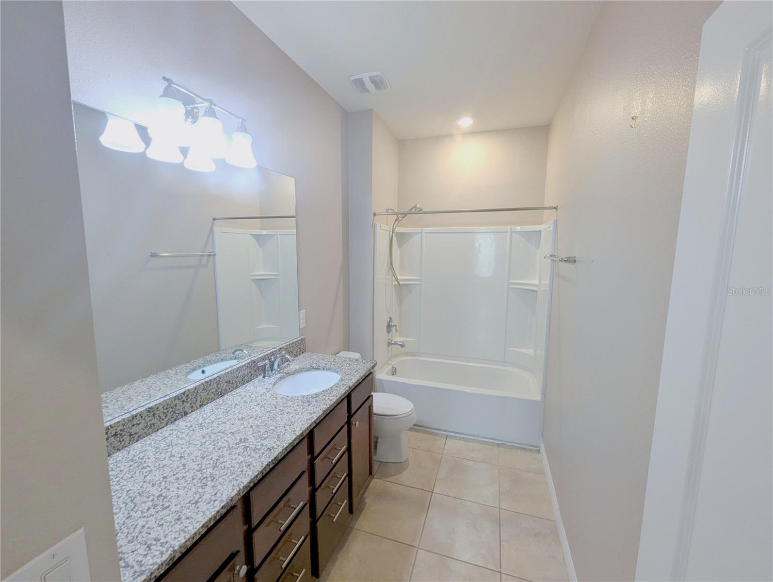 Image 31 of 36 For 18810 Birchwood Groves Drive