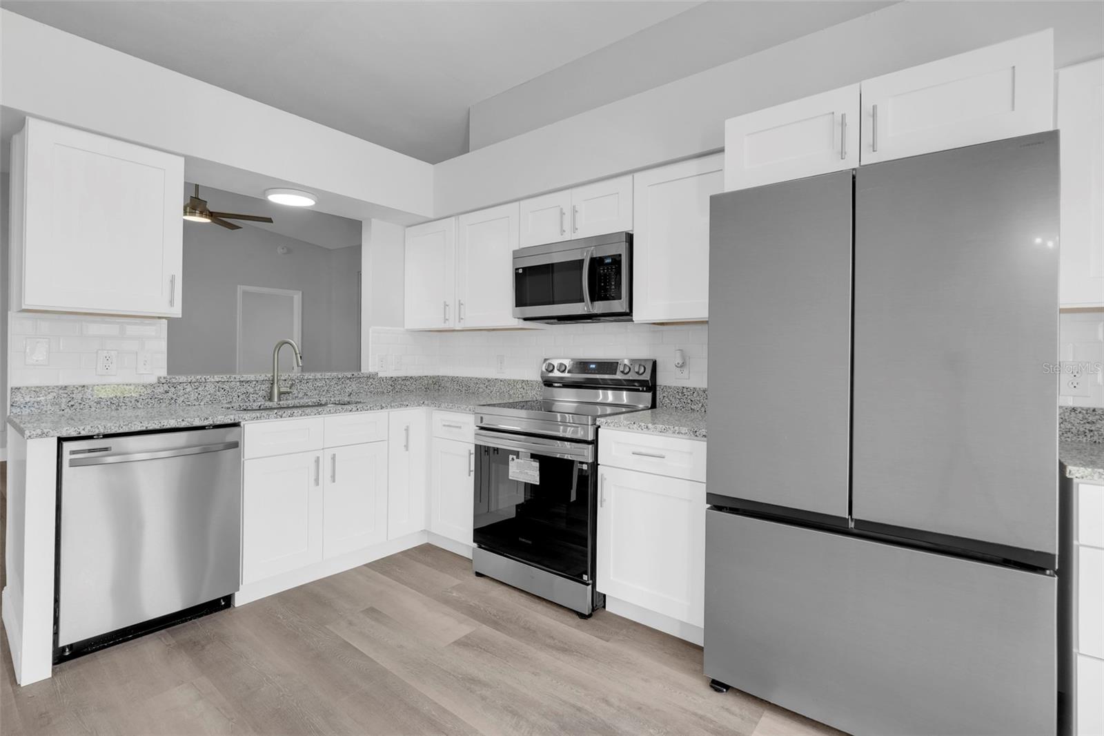 Image 11 of 39 For 25212 Clifford Hill