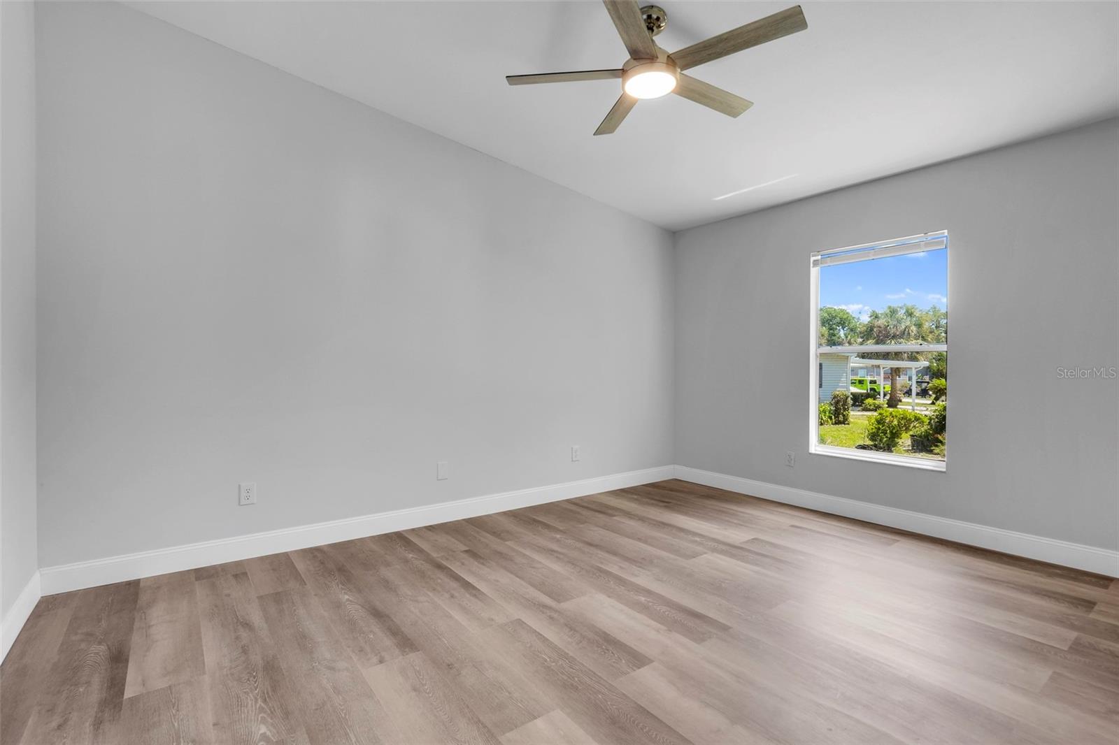 Image 13 of 39 For 25212 Clifford Hill