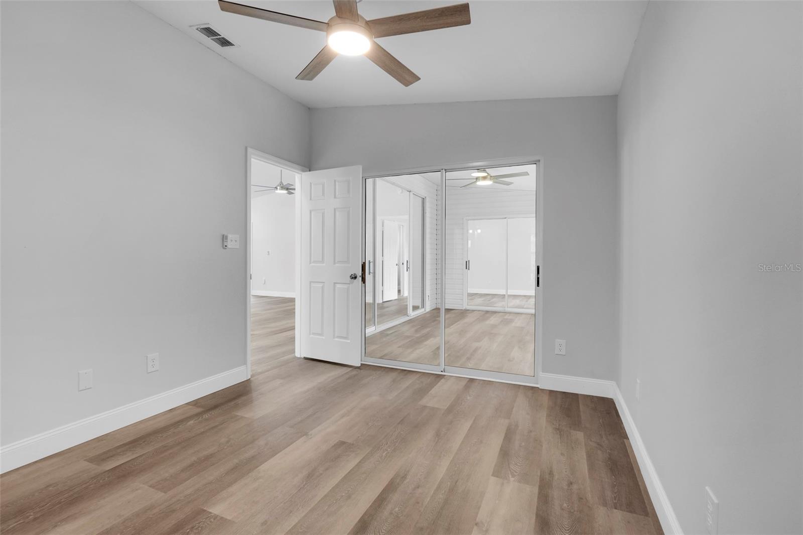 Image 17 of 39 For 25212 Clifford Hill