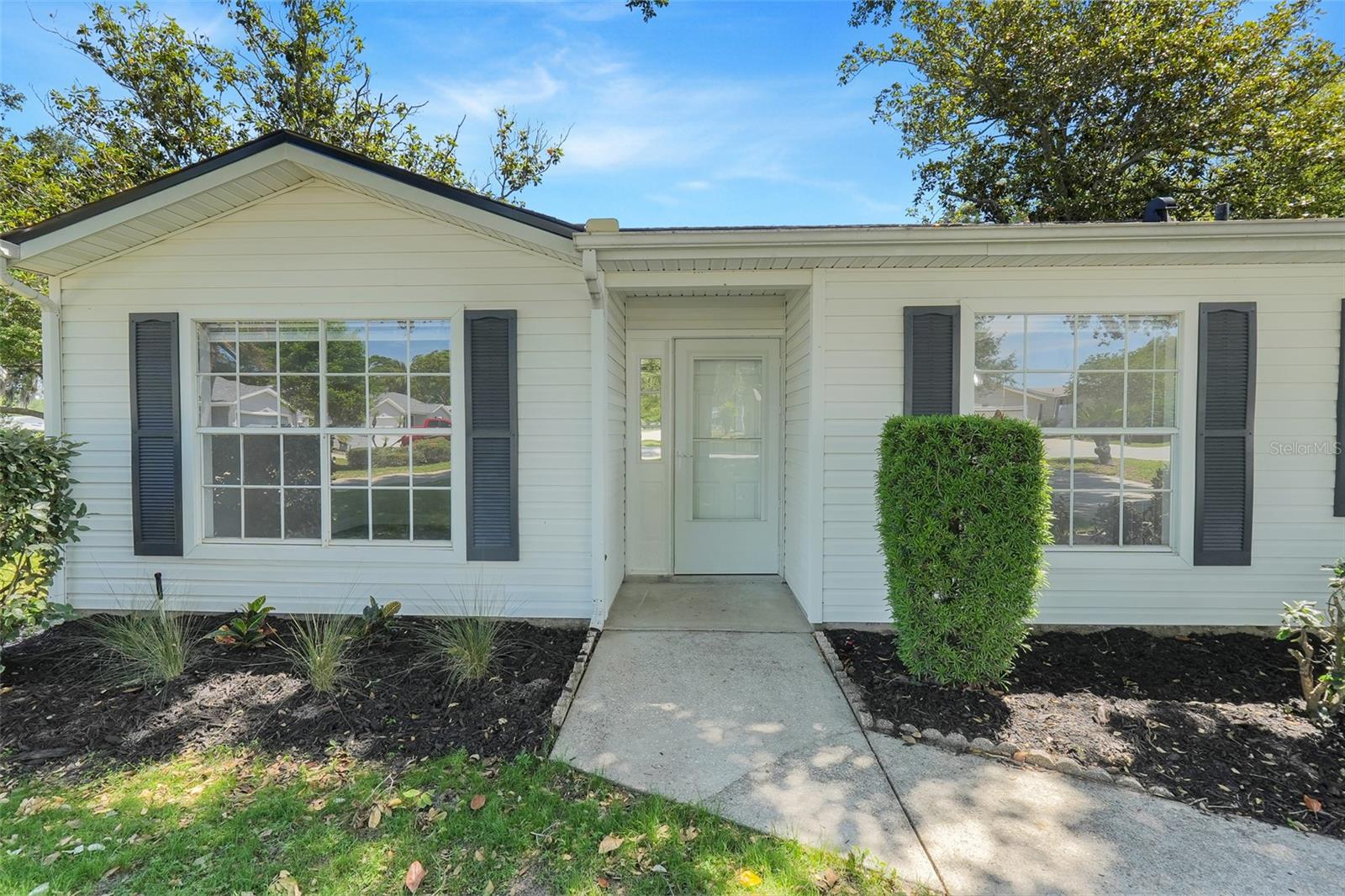 Image 2 of 39 For 25212 Clifford Hill
