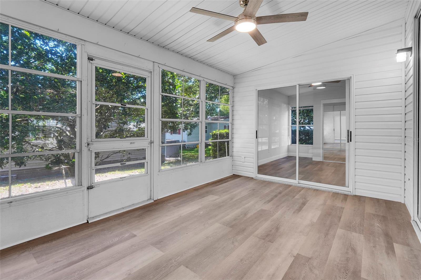 Image 21 of 39 For 25212 Clifford Hill