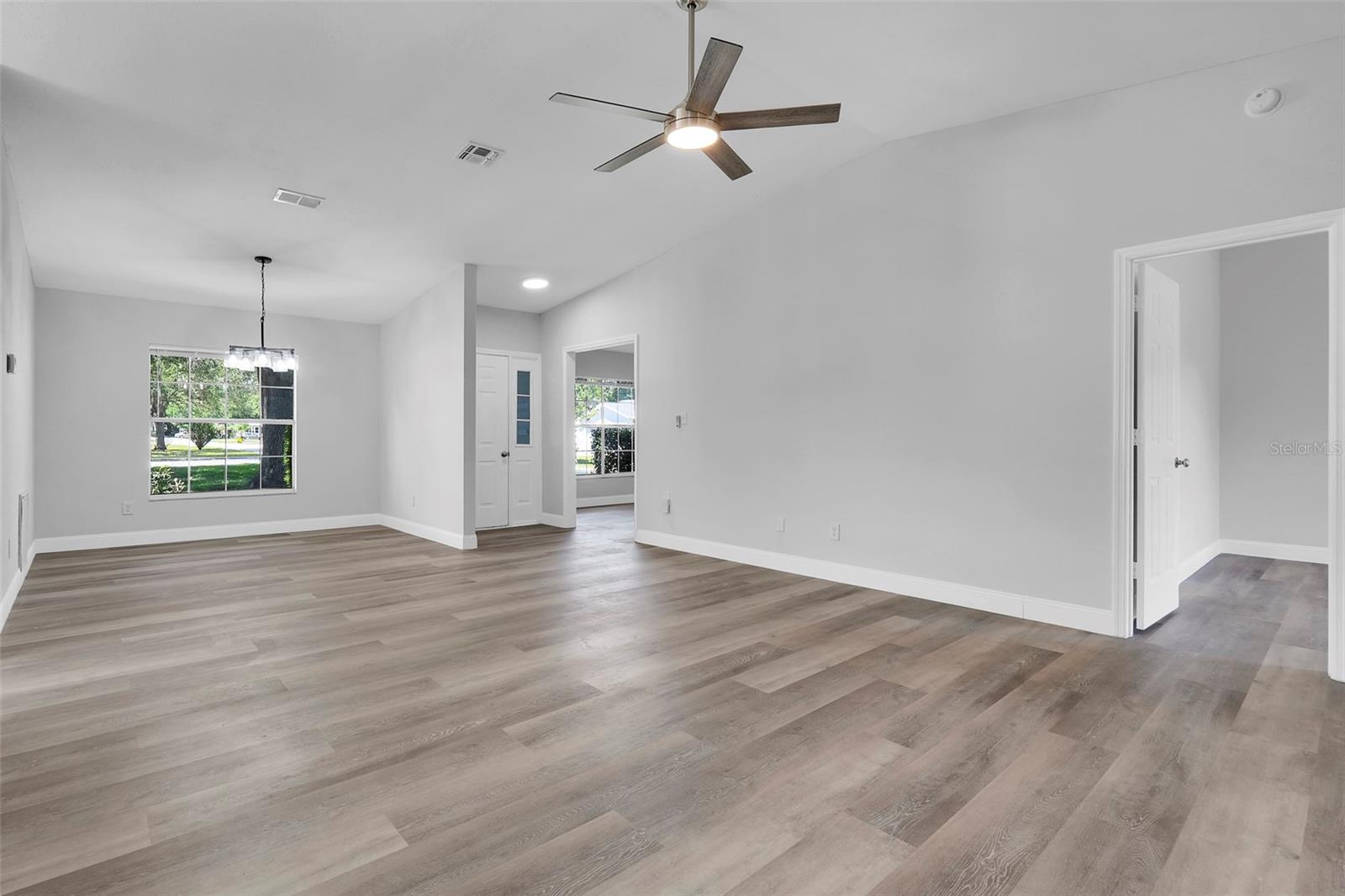 Image 4 of 39 For 25212 Clifford Hill