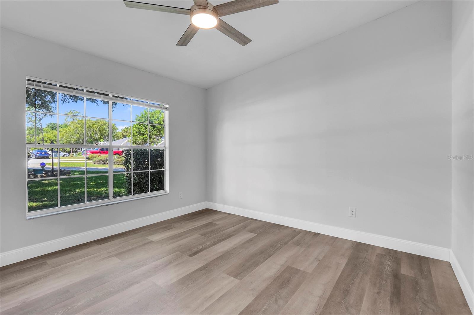 Image 6 of 39 For 25212 Clifford Hill