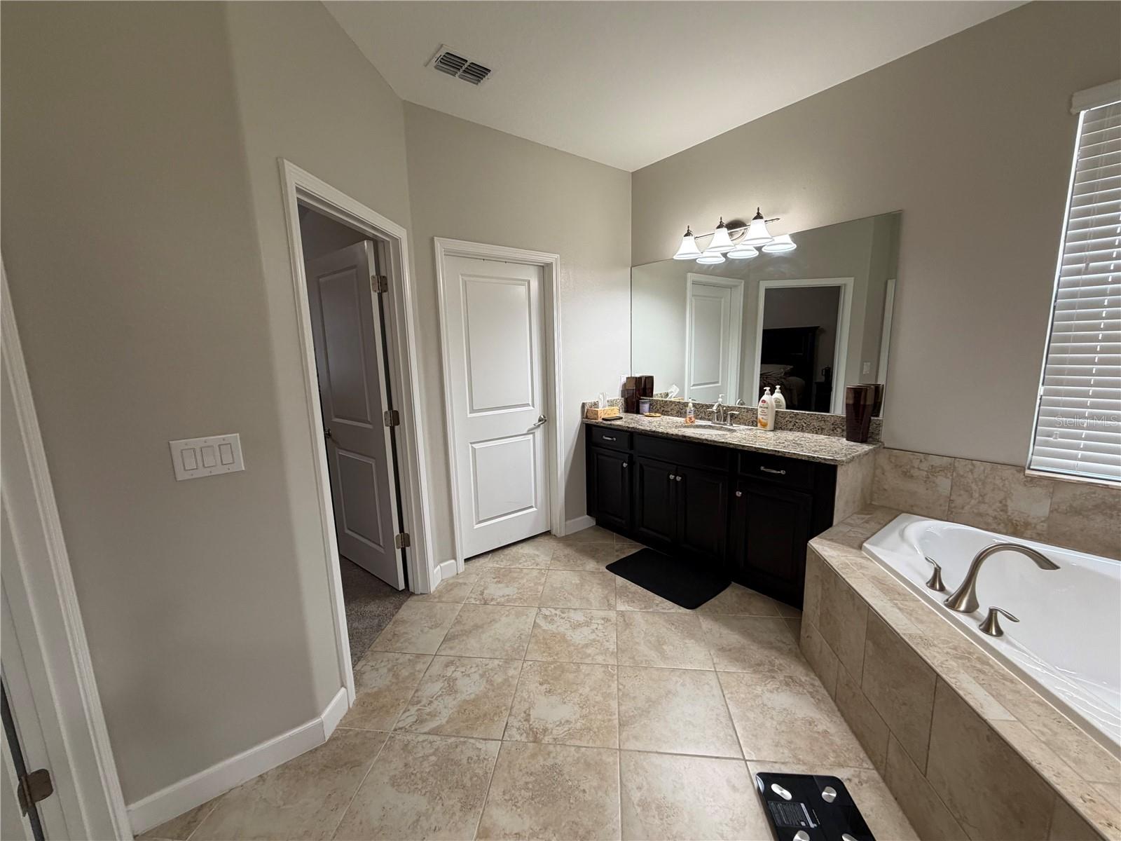 Image 10 of 18 For 13905 Roseate Tern Lane