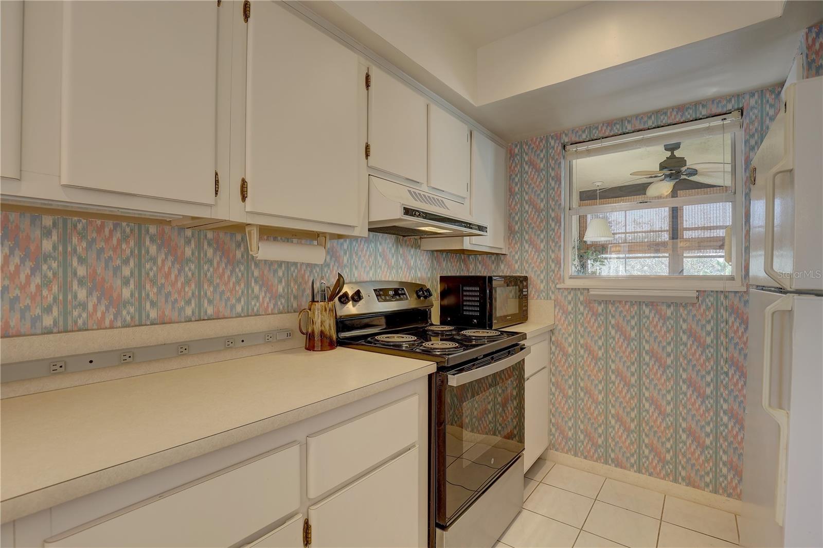 Image 18 of 40 For 428 Windrush Bay Drive 428