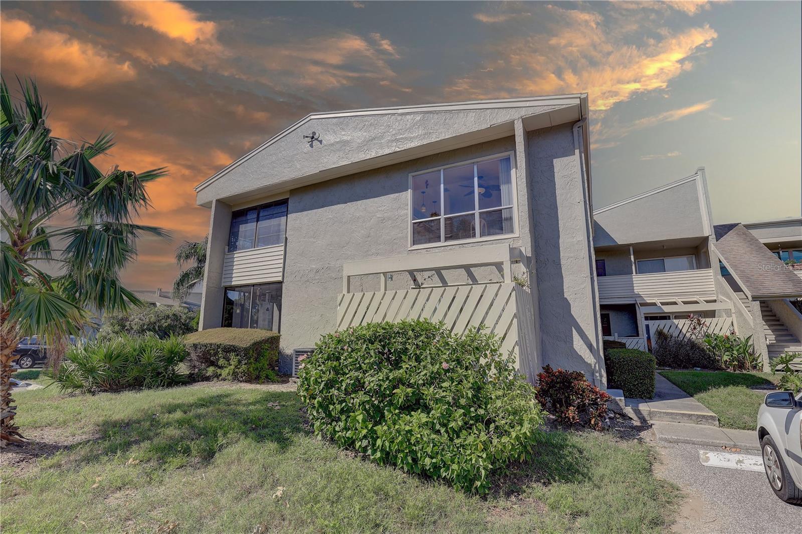 Image 6 of 40 For 428 Windrush Bay Drive 428
