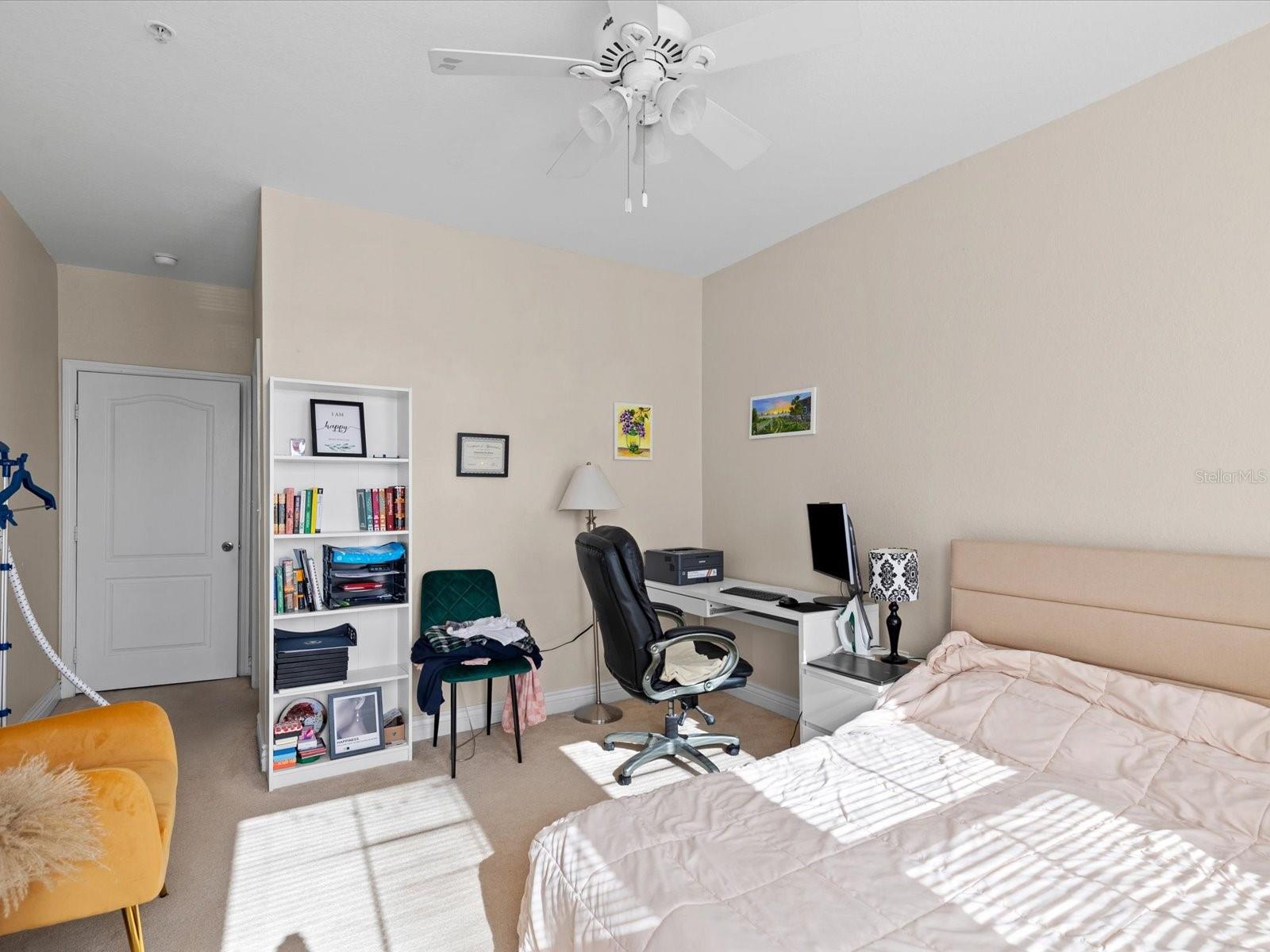 Listing photo id 15 for 2705 Via Murano  123