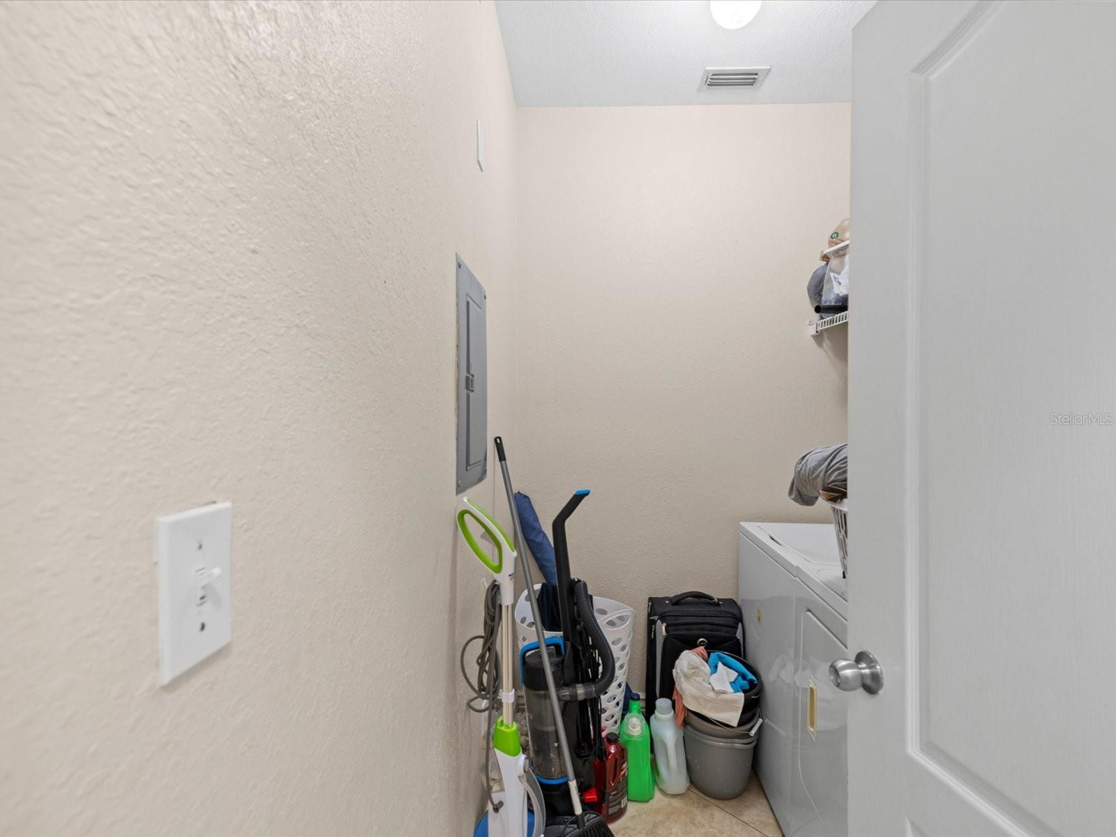 Listing photo id 17 for 2705 Via Murano  123