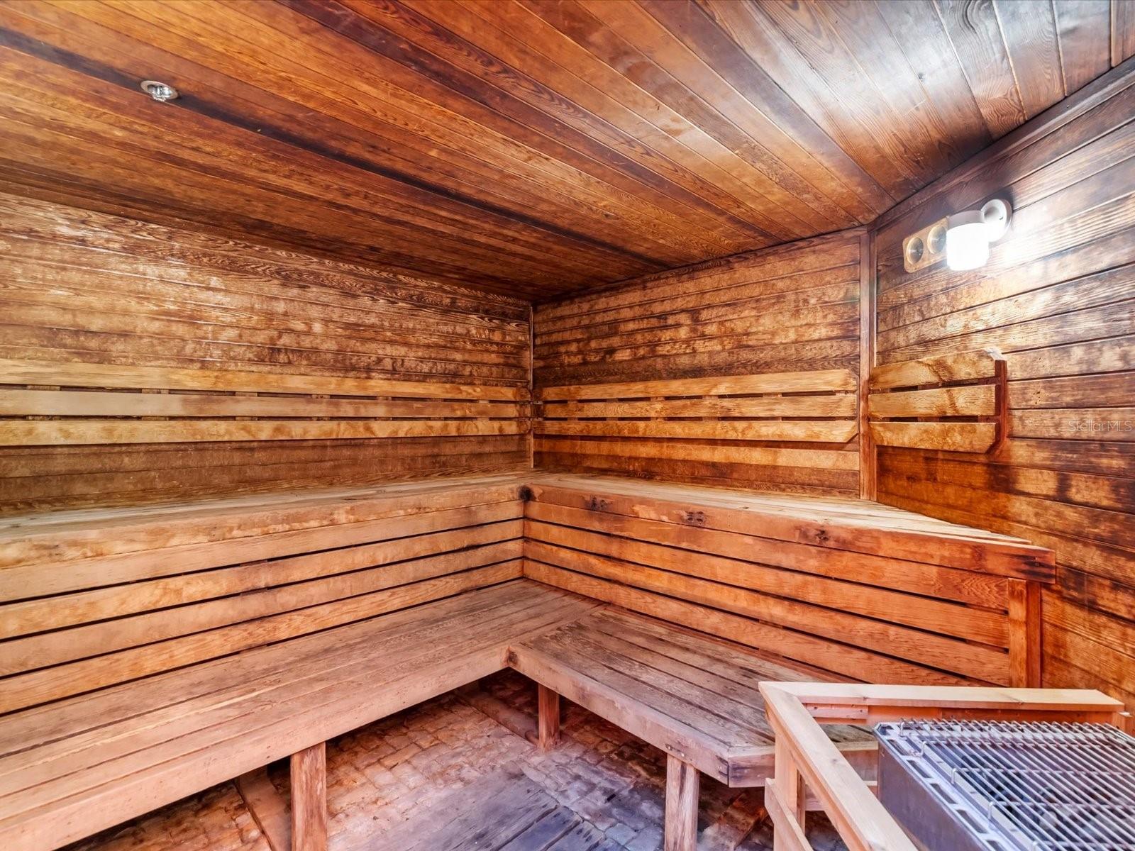 Listing photo id 32 for 2705 Via Murano  123