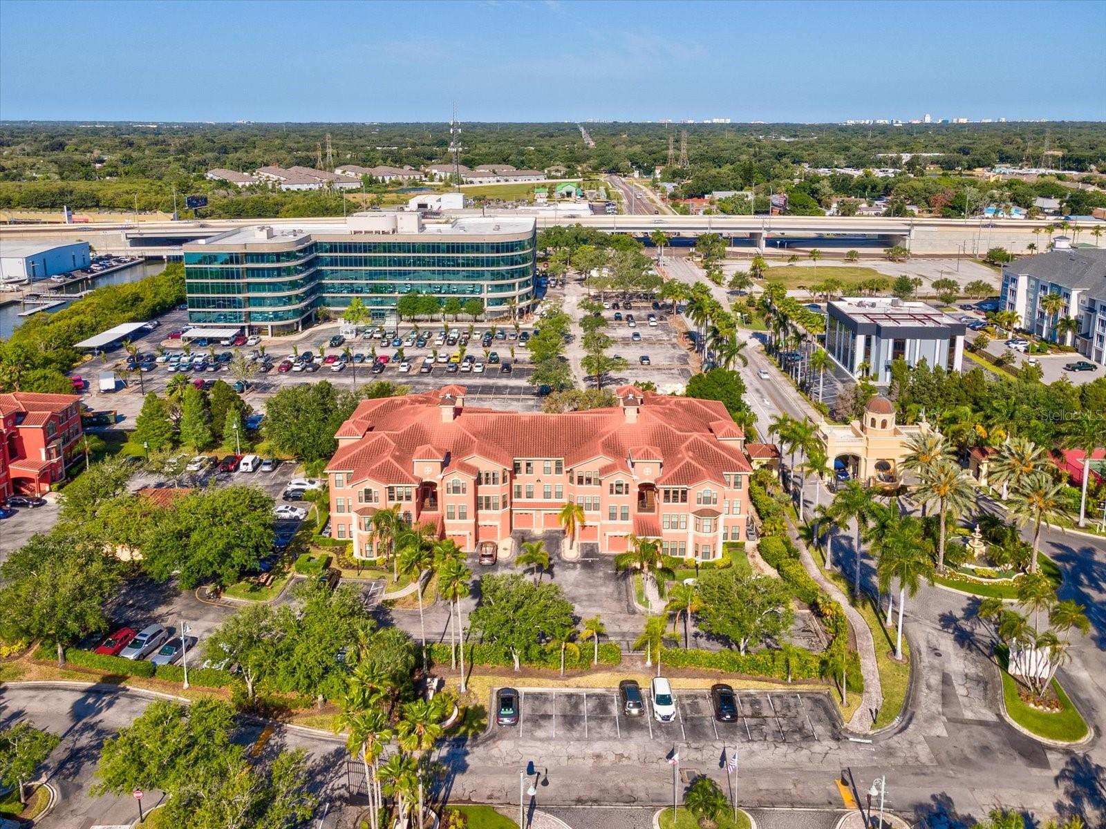 Listing photo id 37 for 2705 Via Murano  123