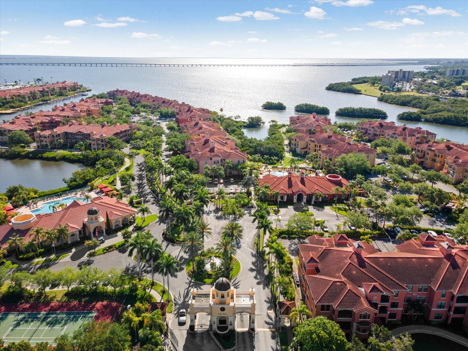 Listing photo id 41 for 2705 Via Murano  123