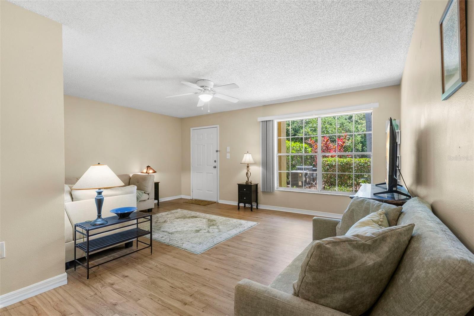 Image 9 of 43 For 2690 Coral Landings Boulevard 112