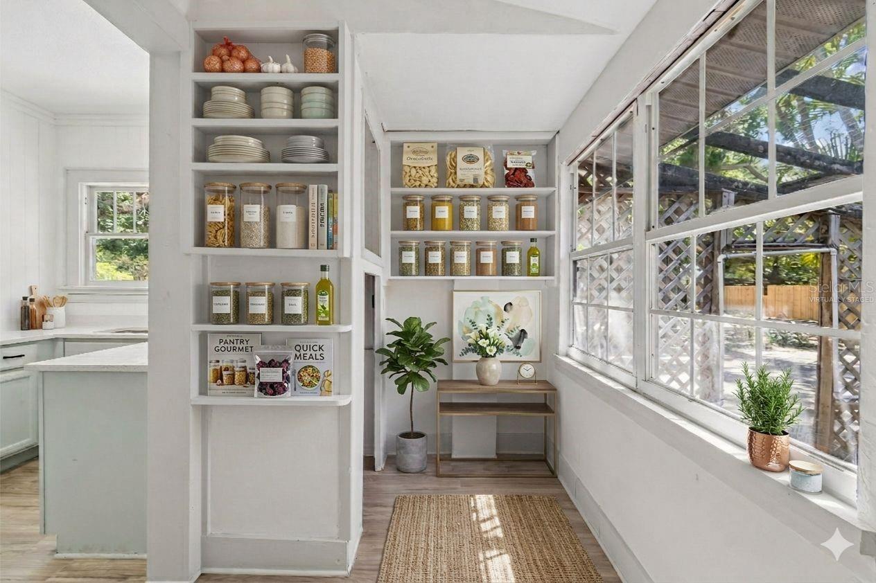 Image 13 of 37 For 1002 23rd Street W