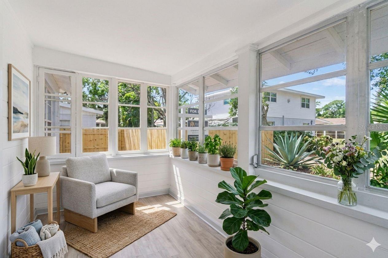 Image 28 of 37 For 1002 23rd Street W