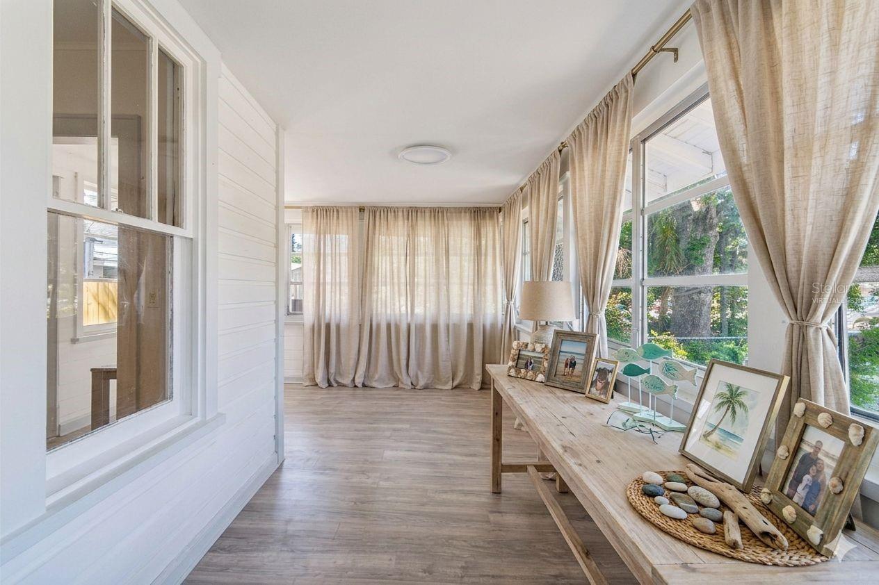 Image 31 of 37 For 1002 23rd Street W