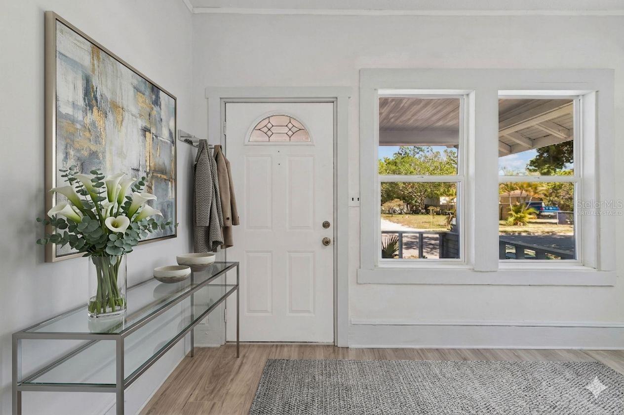 Image 6 of 37 For 1002 23rd Street W