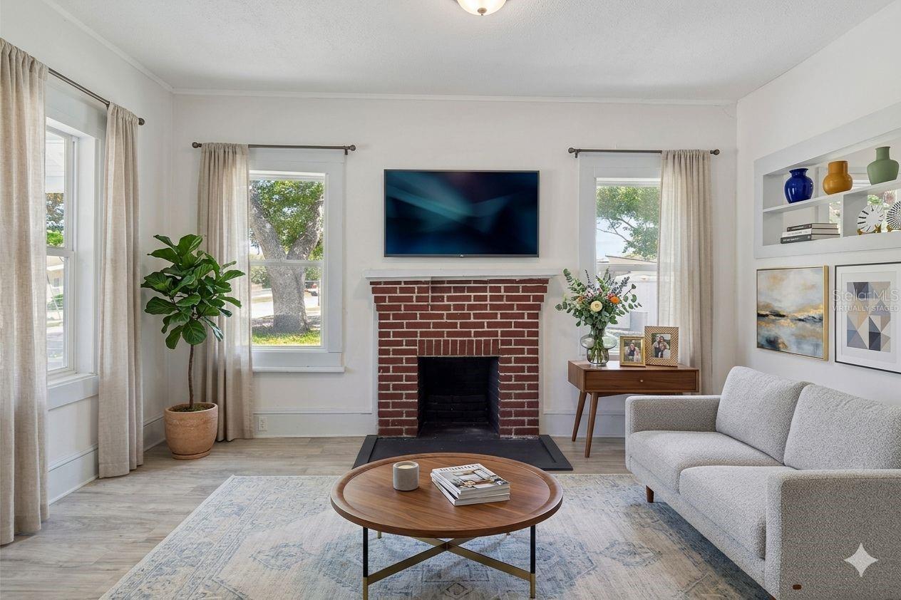 Image 7 of 37 For 1002 23rd Street W