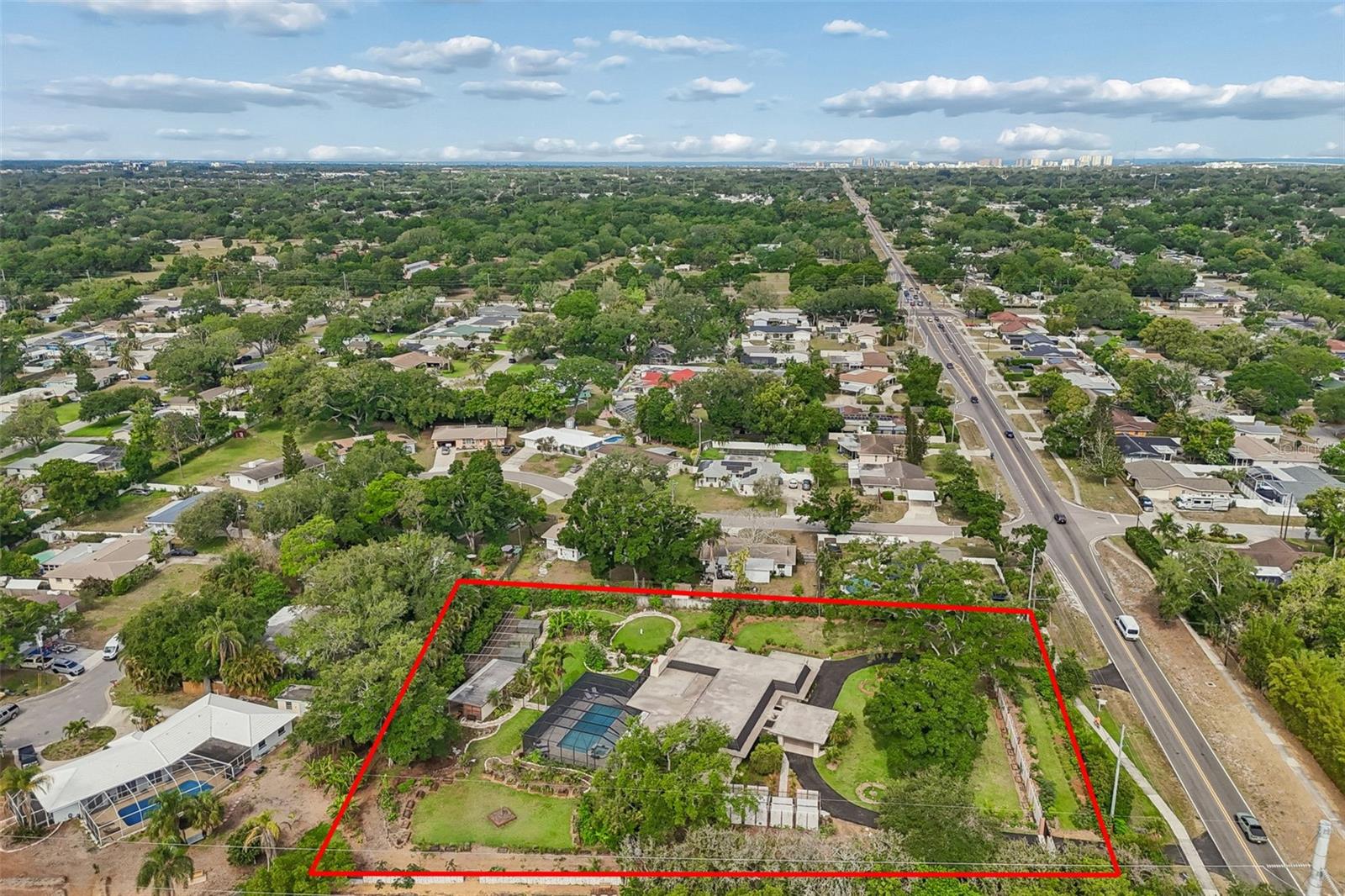 Listing photo id 98 for 1875 Belleair Road