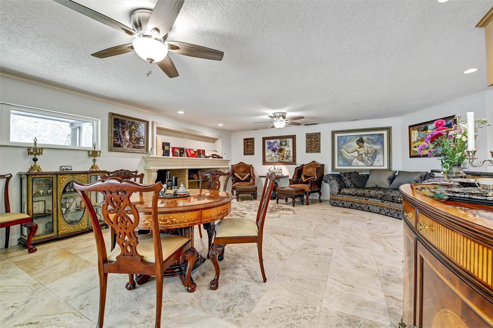Listing photo id 25 for 1875 Belleair Road