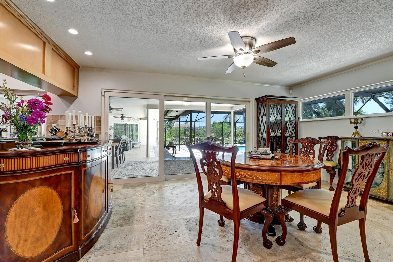 Listing photo id 26 for 1875 Belleair Road