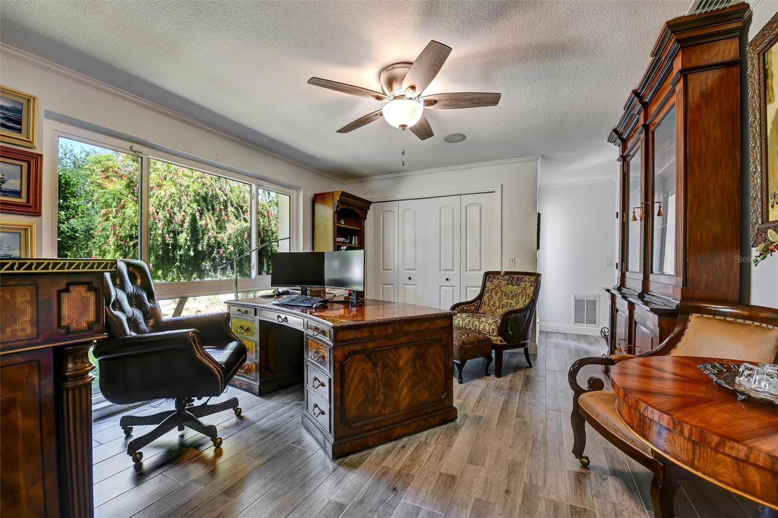 Listing photo id 28 for 1875 Belleair Road