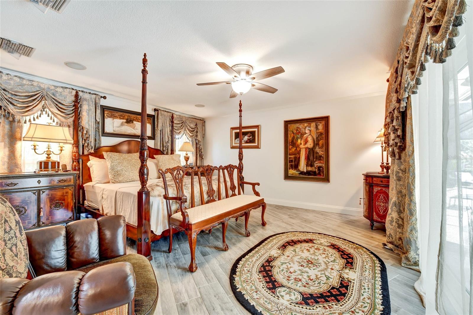Listing photo id 31 for 1875 Belleair Road