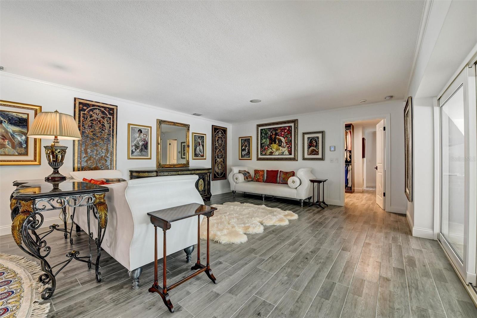 Listing photo id 57 for 1875 Belleair Road