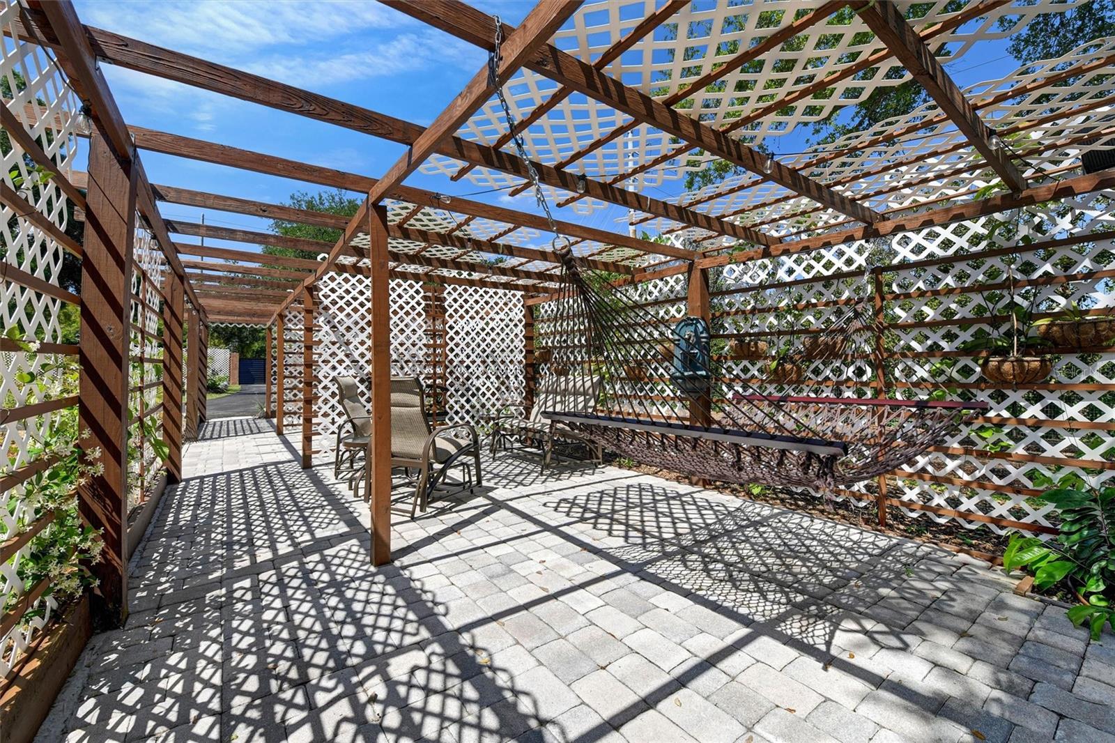 Listing photo id 73 for 1875 Belleair Road