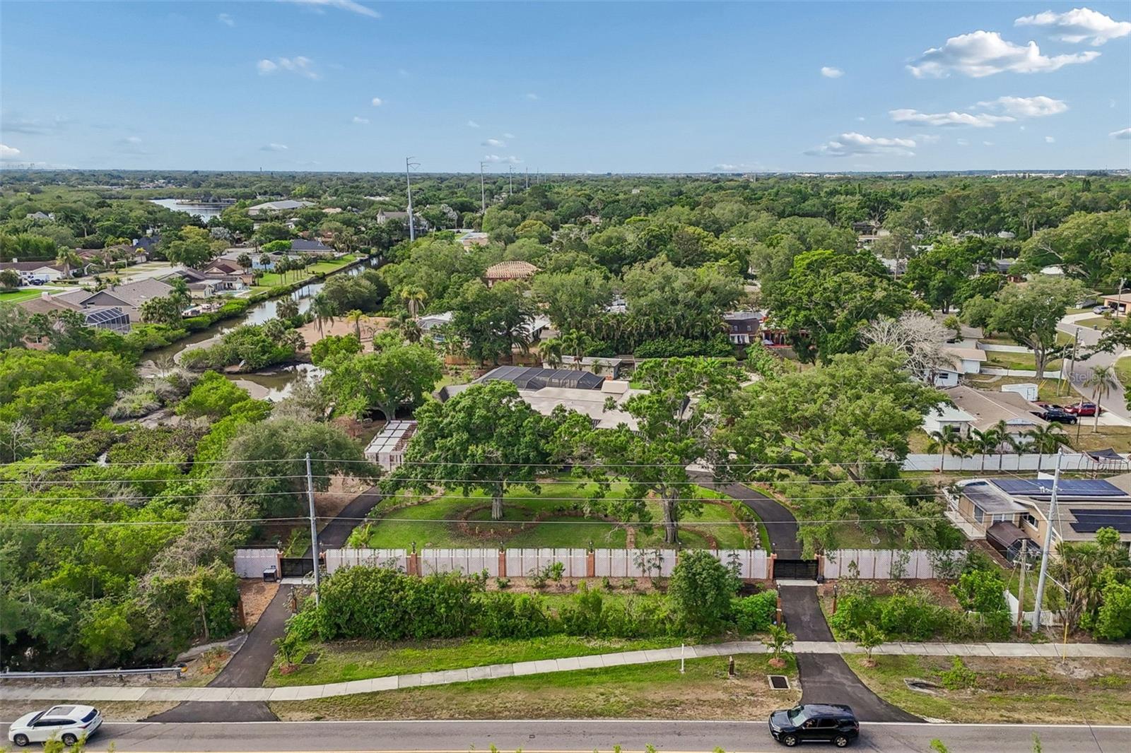 Listing photo id 86 for 1875 Belleair Road