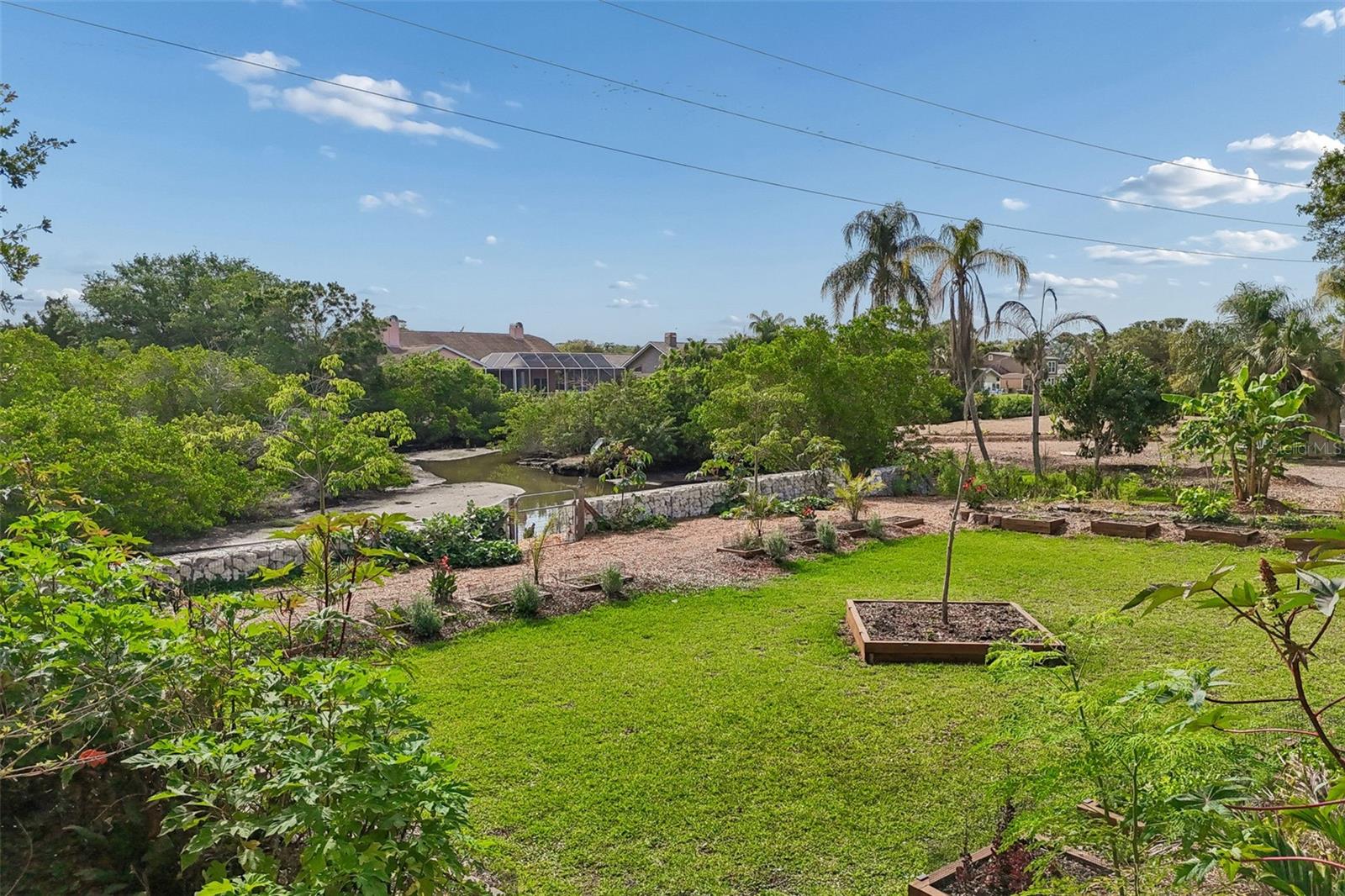 Listing photo id 90 for 1875 Belleair Road